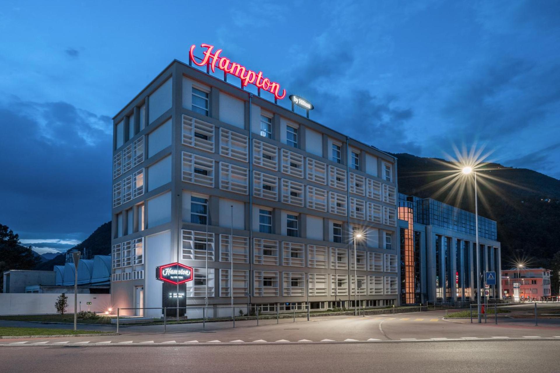 Hampton By Hilton Locarno Hotel Losone Eksteriør billede